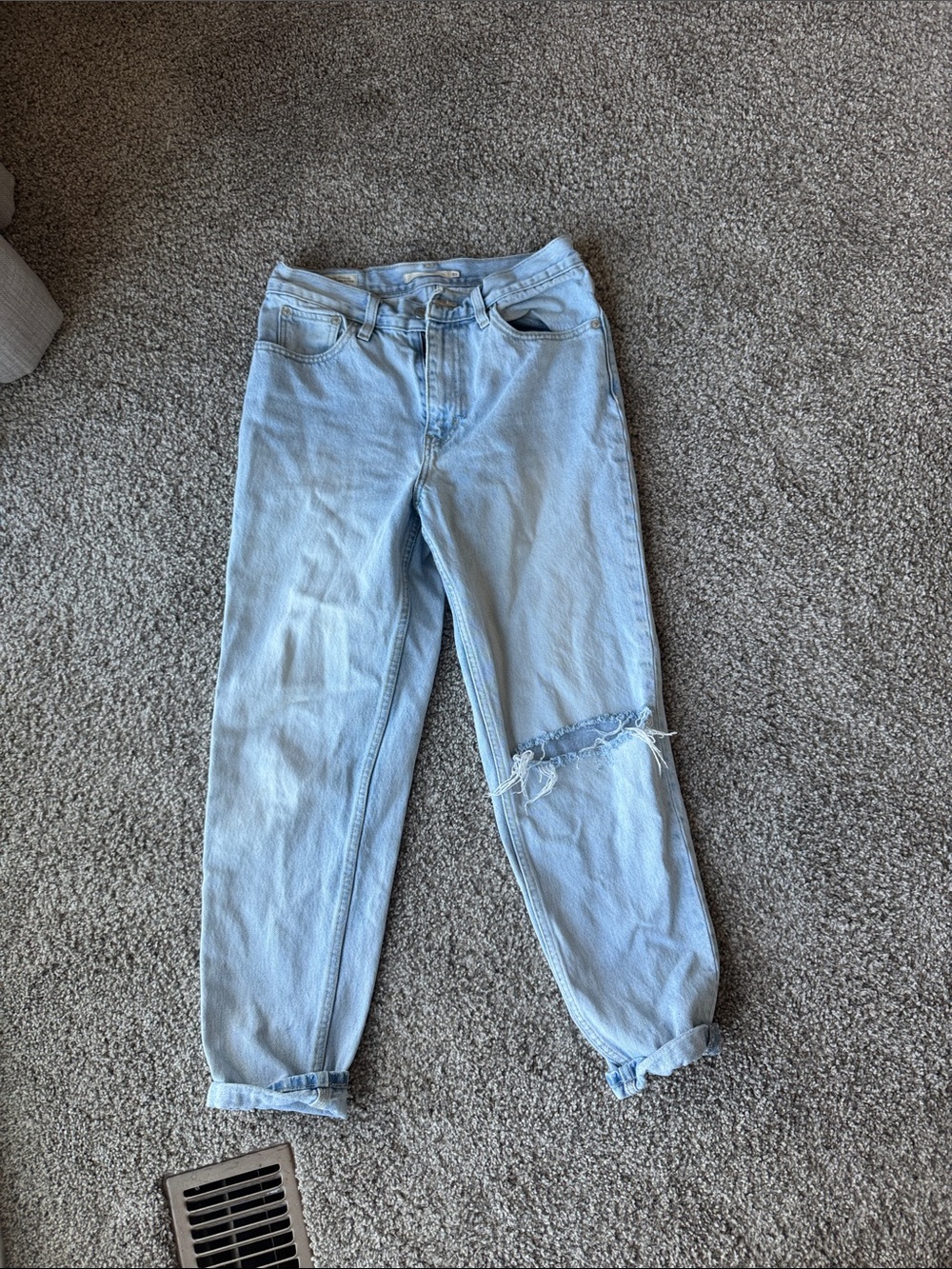 Levi's Light Blue Boyfriend Jeans with Knee Rip (mom jeans)
